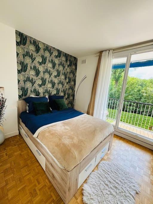 Proche Chateau De Versailles Avec Balcon Vu Sur Une Foret Et Parking Gratuit Pour 5 Personnes Maximum Dış mekan fotoğraf